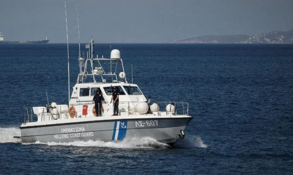 Συναγερμός στην Μήλο: Εντοπίστηκε σκάφος με 124 αλλοδαπούς